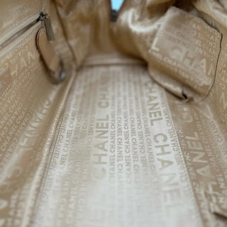 CHANEL Caviar Boston Bag Medium