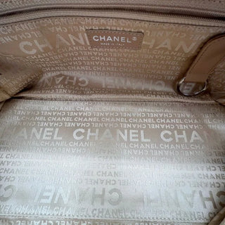 CHANEL Caviar Boston Bag Medium