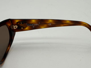 CHANEL Vintage Tortoiseshell CC Sunglasses