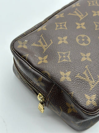 LOUIS VUITTON Trousse 23 Toiletry Pouch