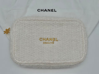 CHANEL Beauté Limited Edition Knit Cosmetic Pouch – Ivory