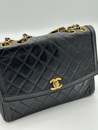 CHANEL VINTAGE LAMBSKIN GHW SHOULDER BAG