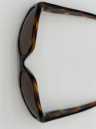 CHANEL Vintage Tortoiseshell CC Sunglasses